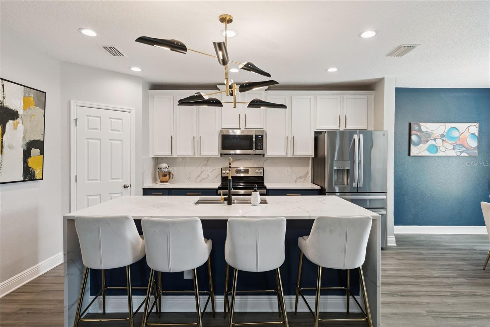 Image 16 of 52 For 325 Guadlupe Street