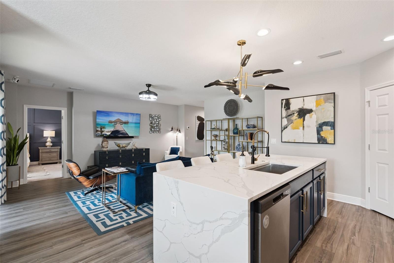 Image 20 of 52 For 325 Guadlupe Street