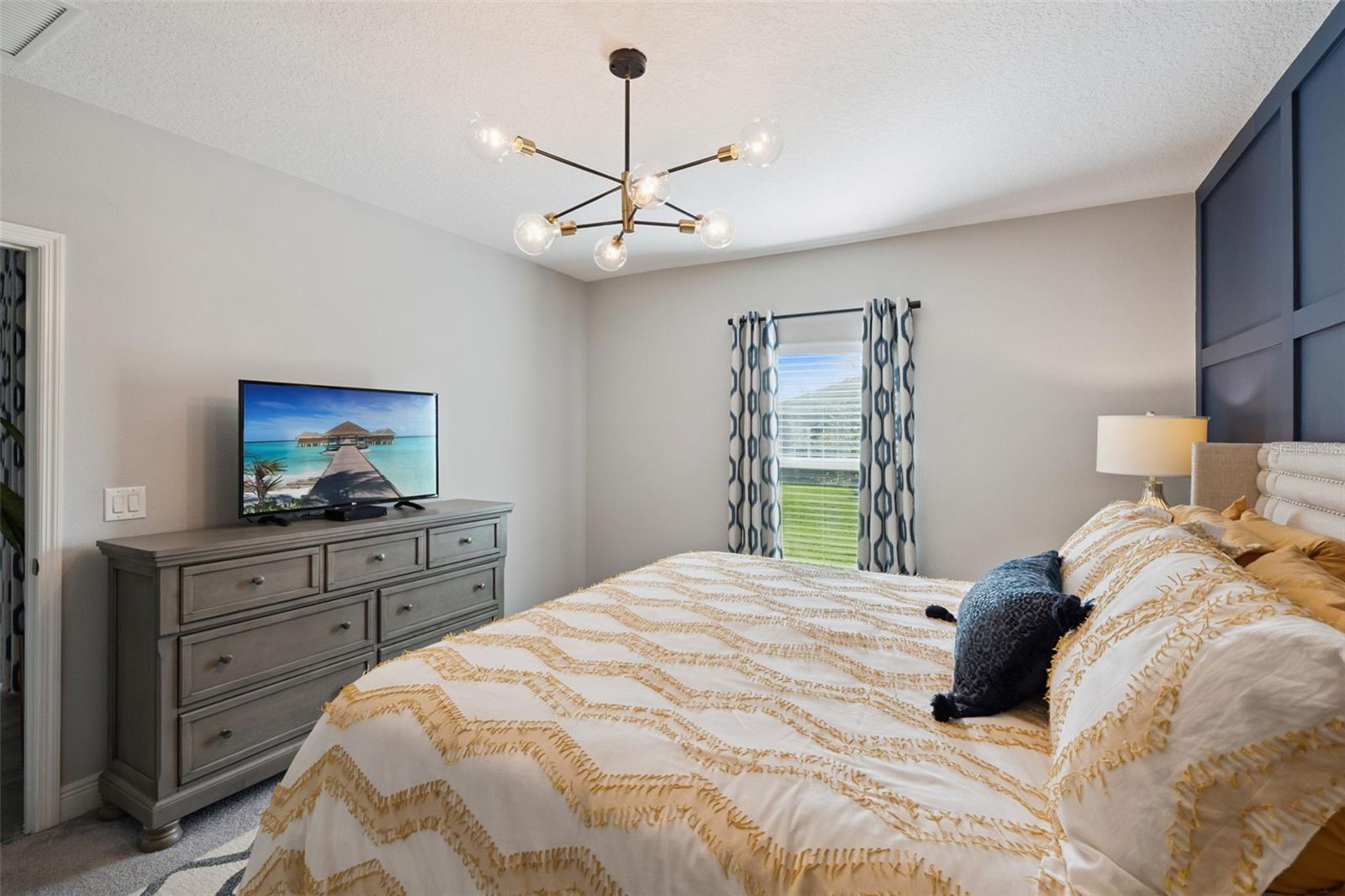 Image 25 of 52 For 325 Guadlupe Street