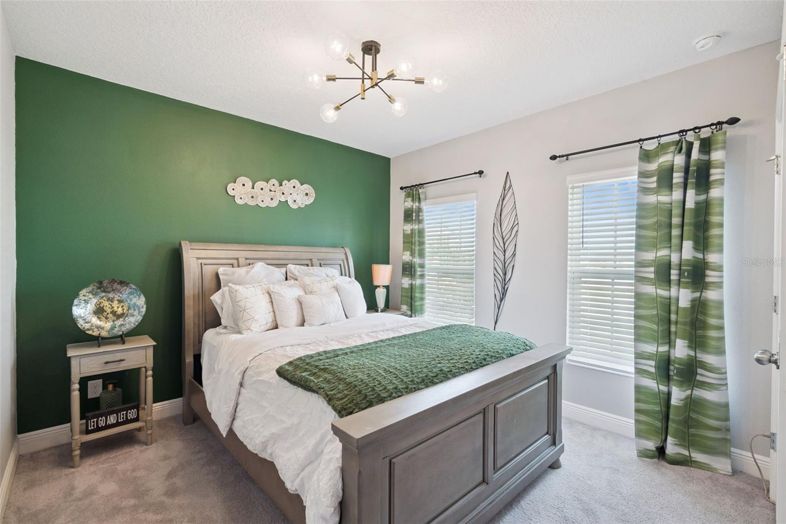 Image 31 of 52 For 325 Guadlupe Street