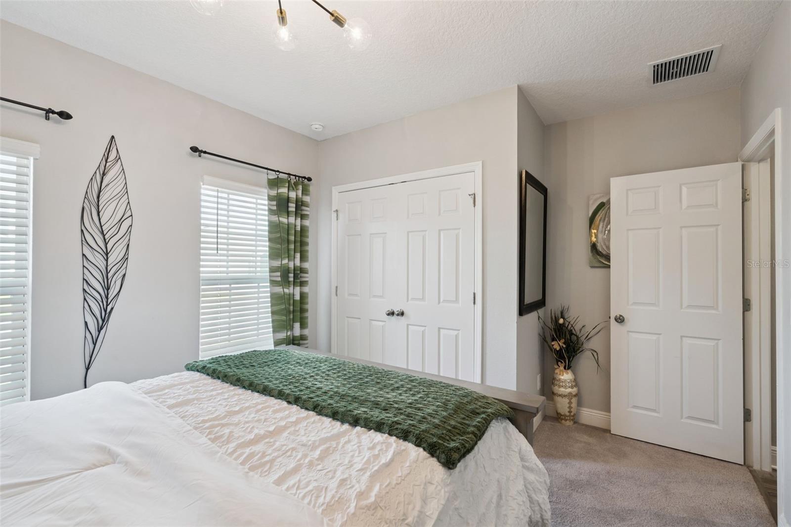 Image 32 of 52 For 325 Guadlupe Street