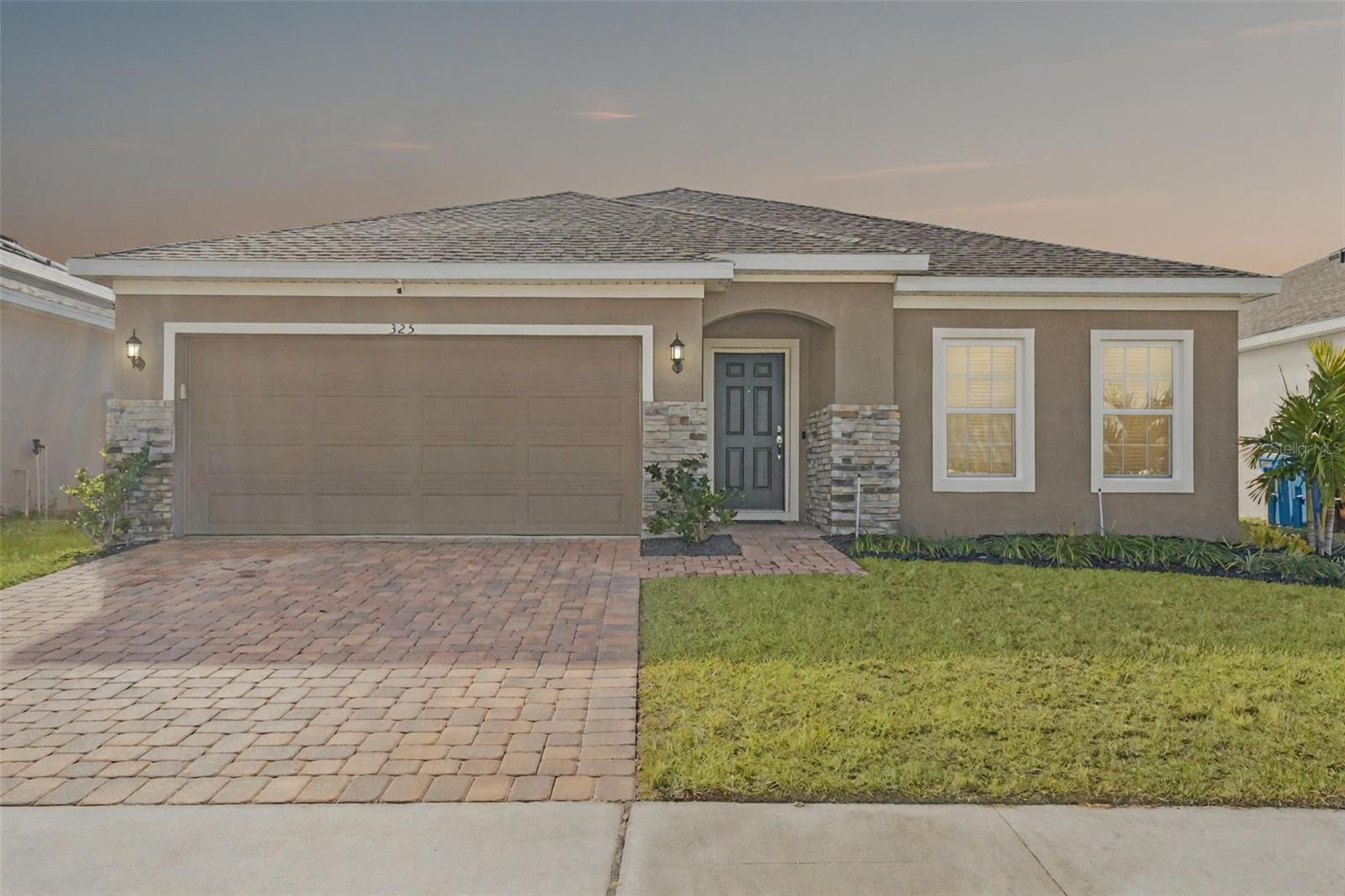 Image 48 of 52 For 325 Guadlupe Street