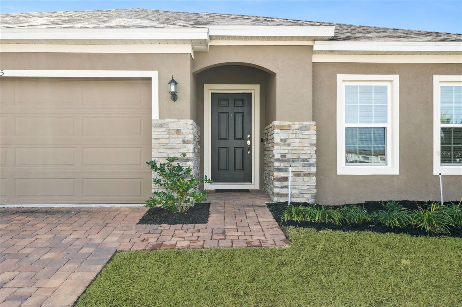 Image 6 of 52 For 325 Guadlupe Street