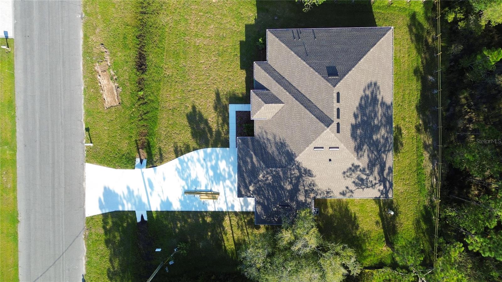 Image 16 of 55 For 18708 Reynolds Parkway