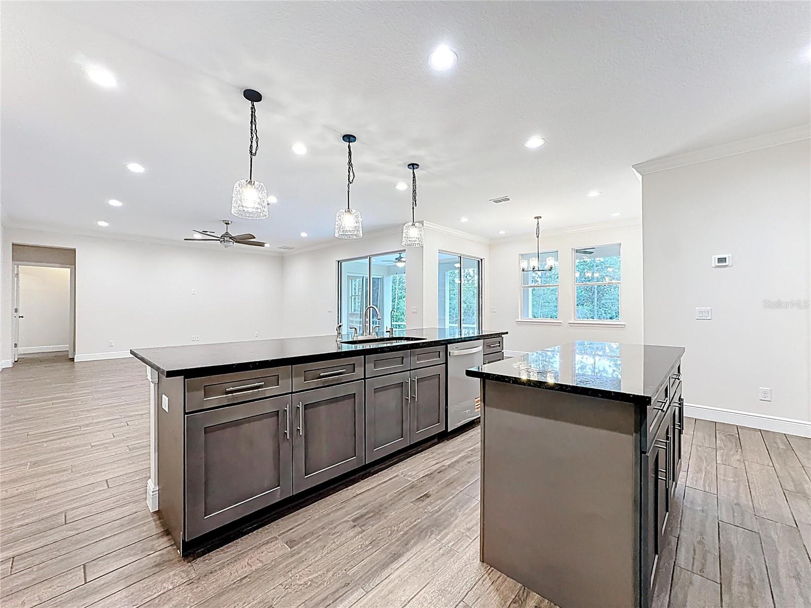 Image 17 of 55 For 18708 Reynolds Parkway