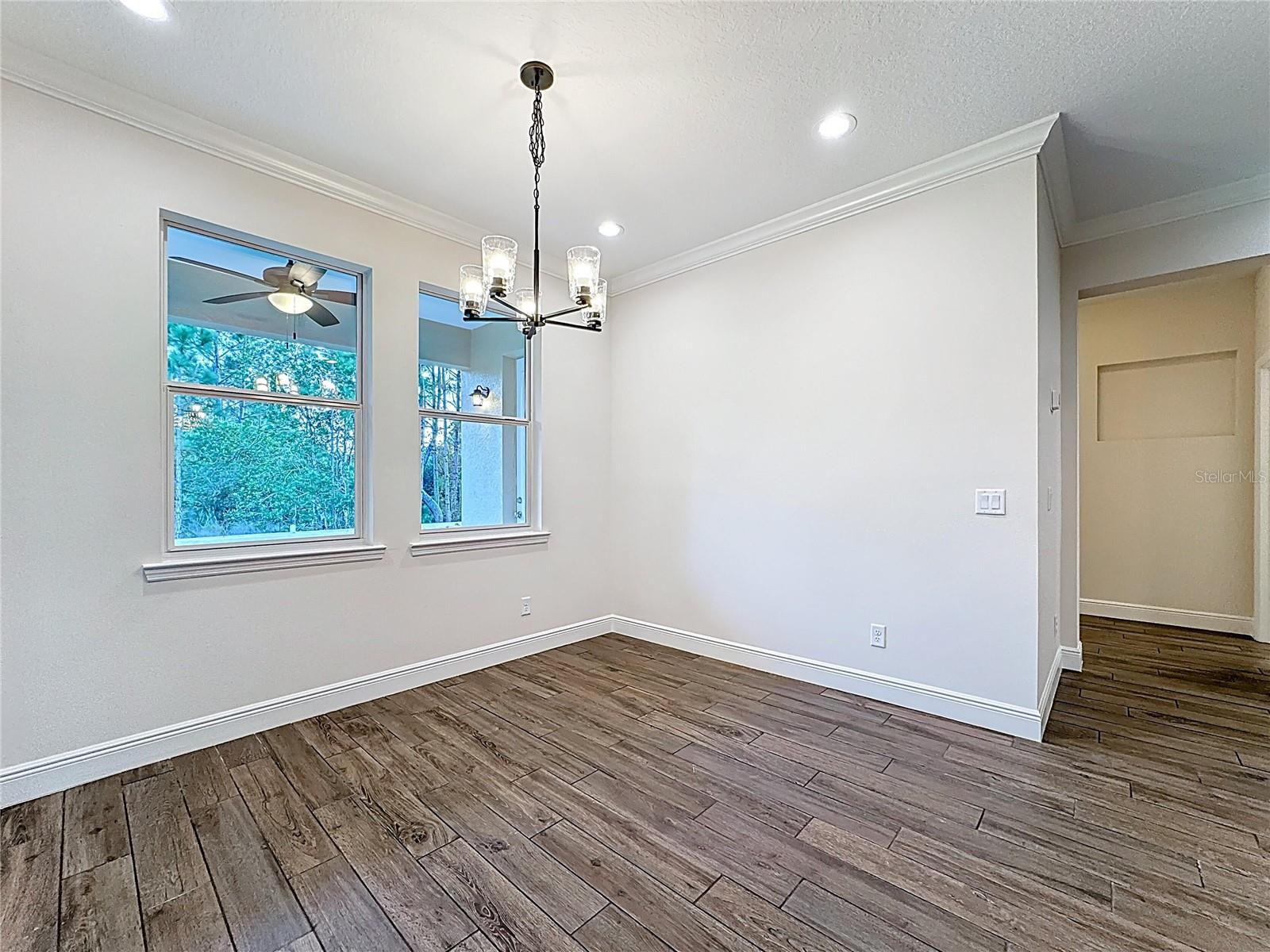 Image 21 of 55 For 18708 Reynolds Parkway