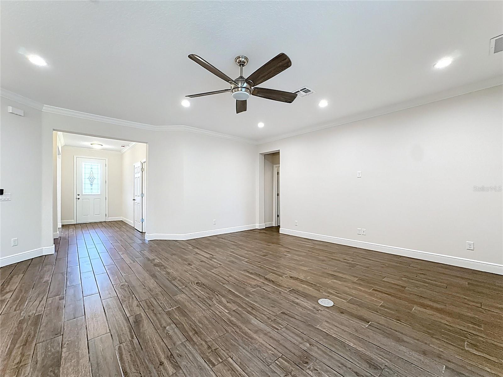 Image 22 of 55 For 18708 Reynolds Parkway