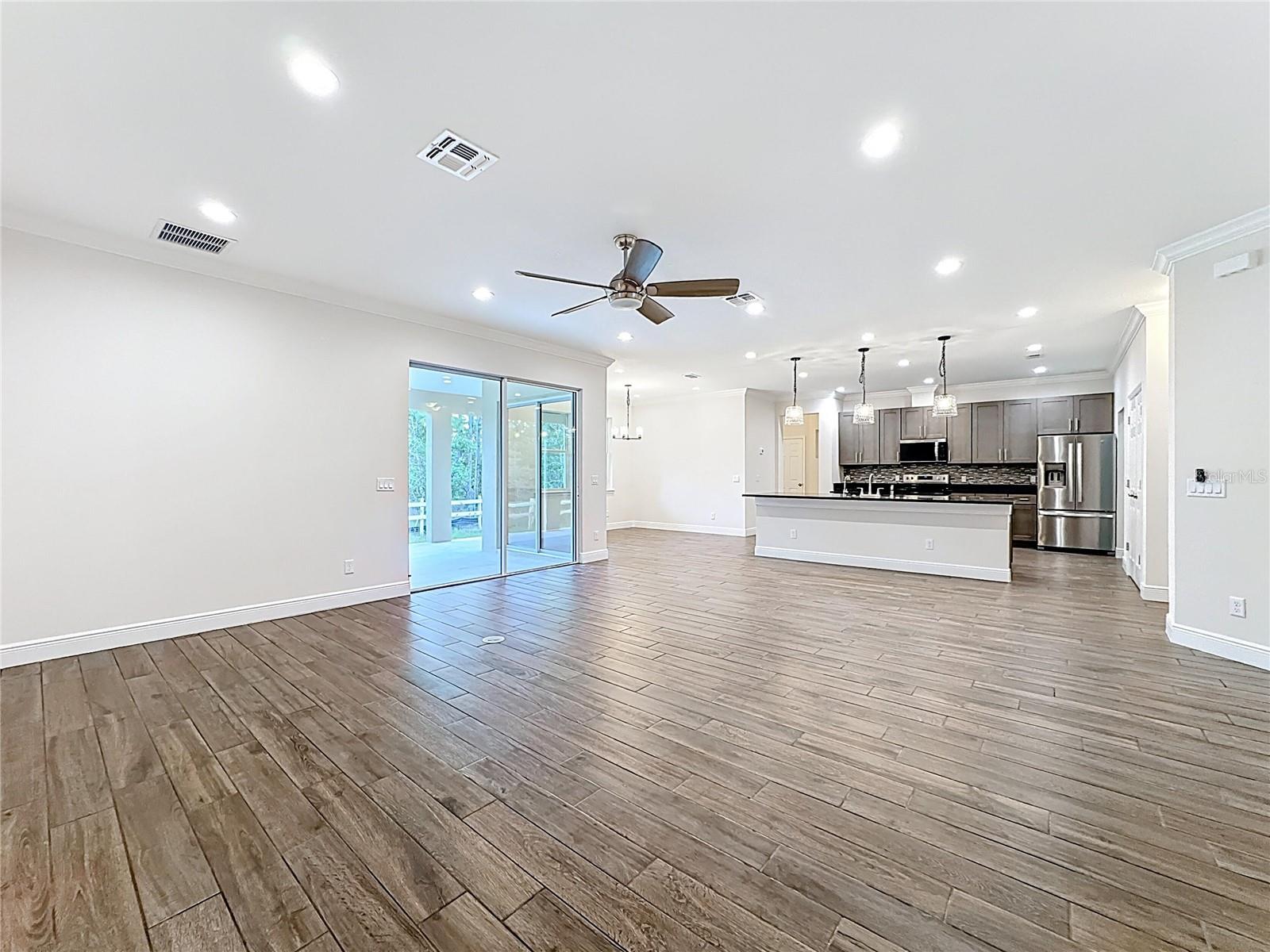 Image 24 of 55 For 18708 Reynolds Parkway