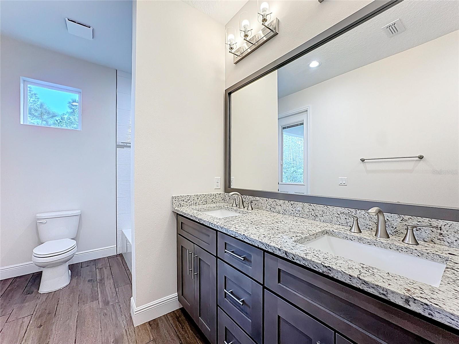 Image 25 of 55 For 18708 Reynolds Parkway