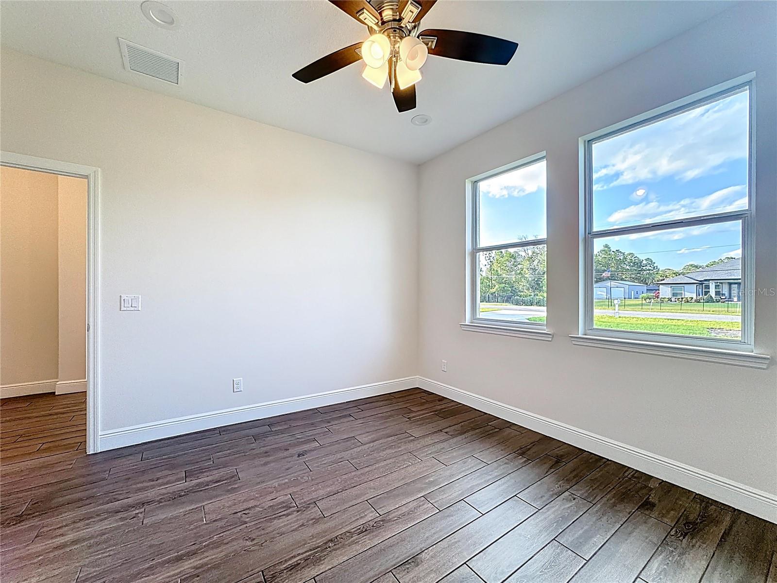 Image 30 of 55 For 18708 Reynolds Parkway