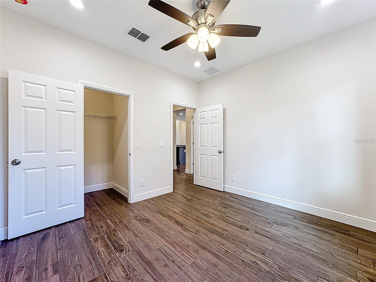 Image 34 of 55 For 18708 Reynolds Parkway