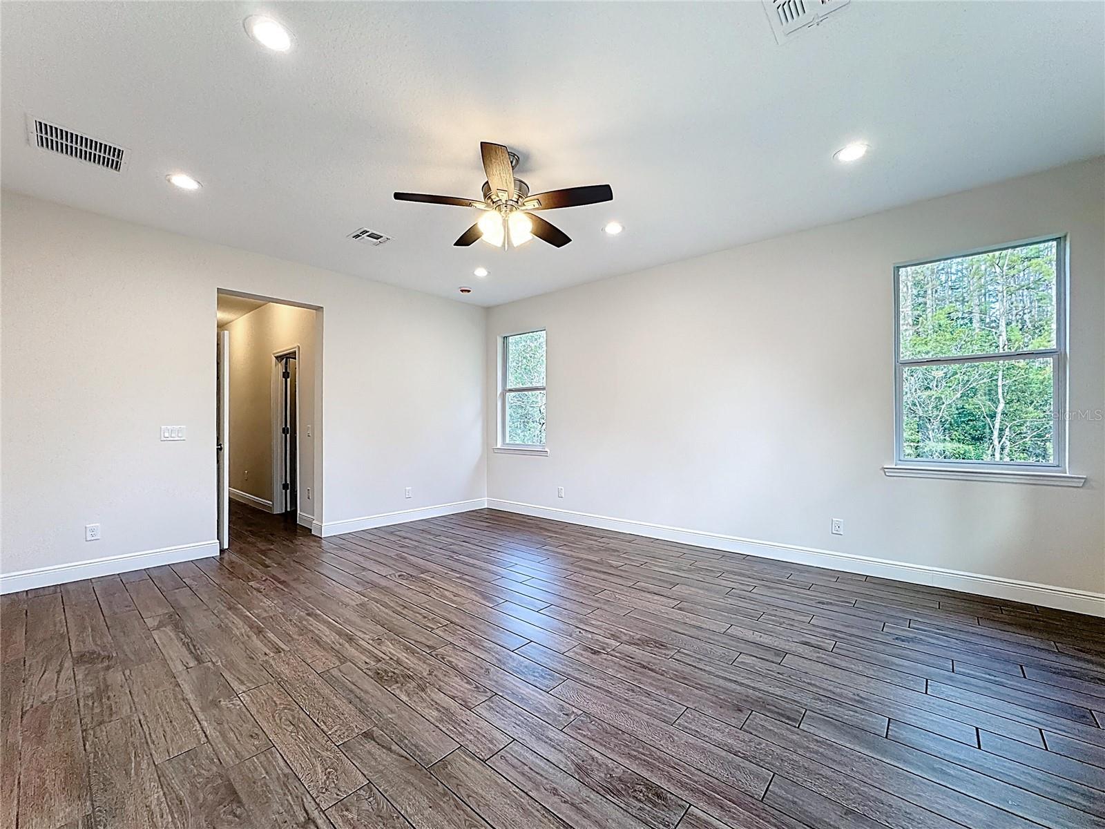 Image 40 of 55 For 18708 Reynolds Parkway