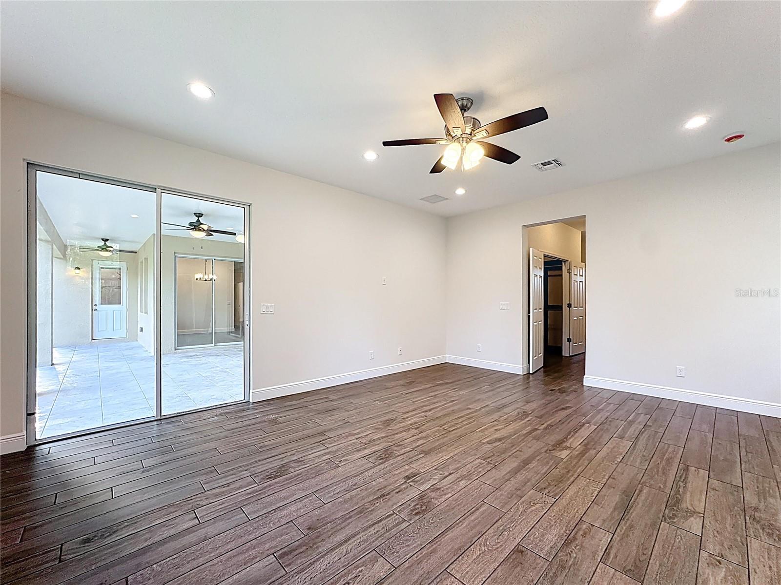 Image 41 of 55 For 18708 Reynolds Parkway