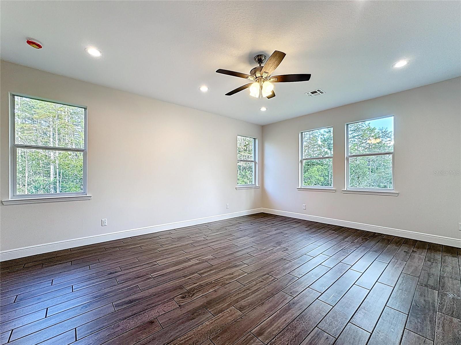 Image 43 of 55 For 18708 Reynolds Parkway