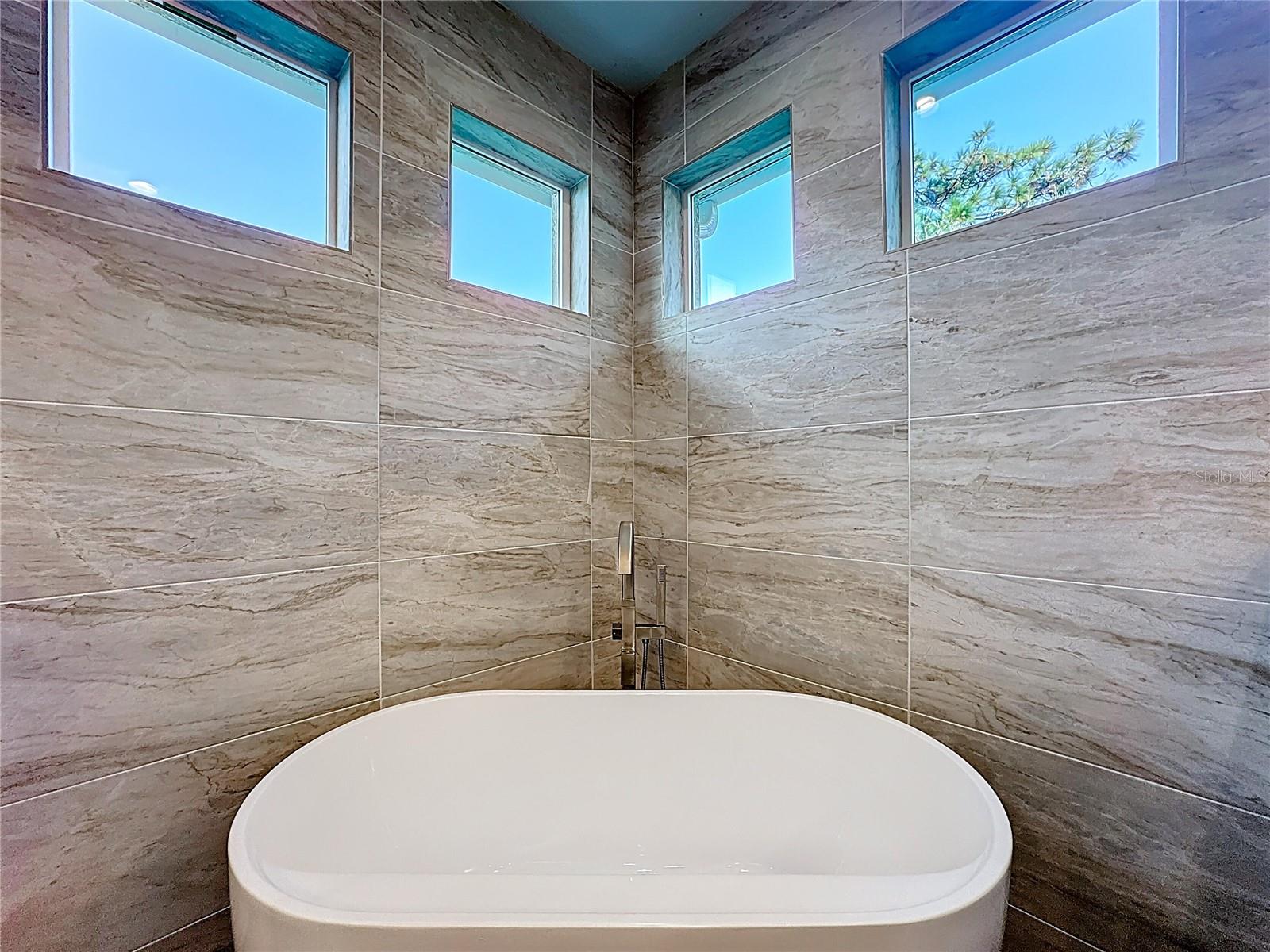 Image 44 of 55 For 18708 Reynolds Parkway