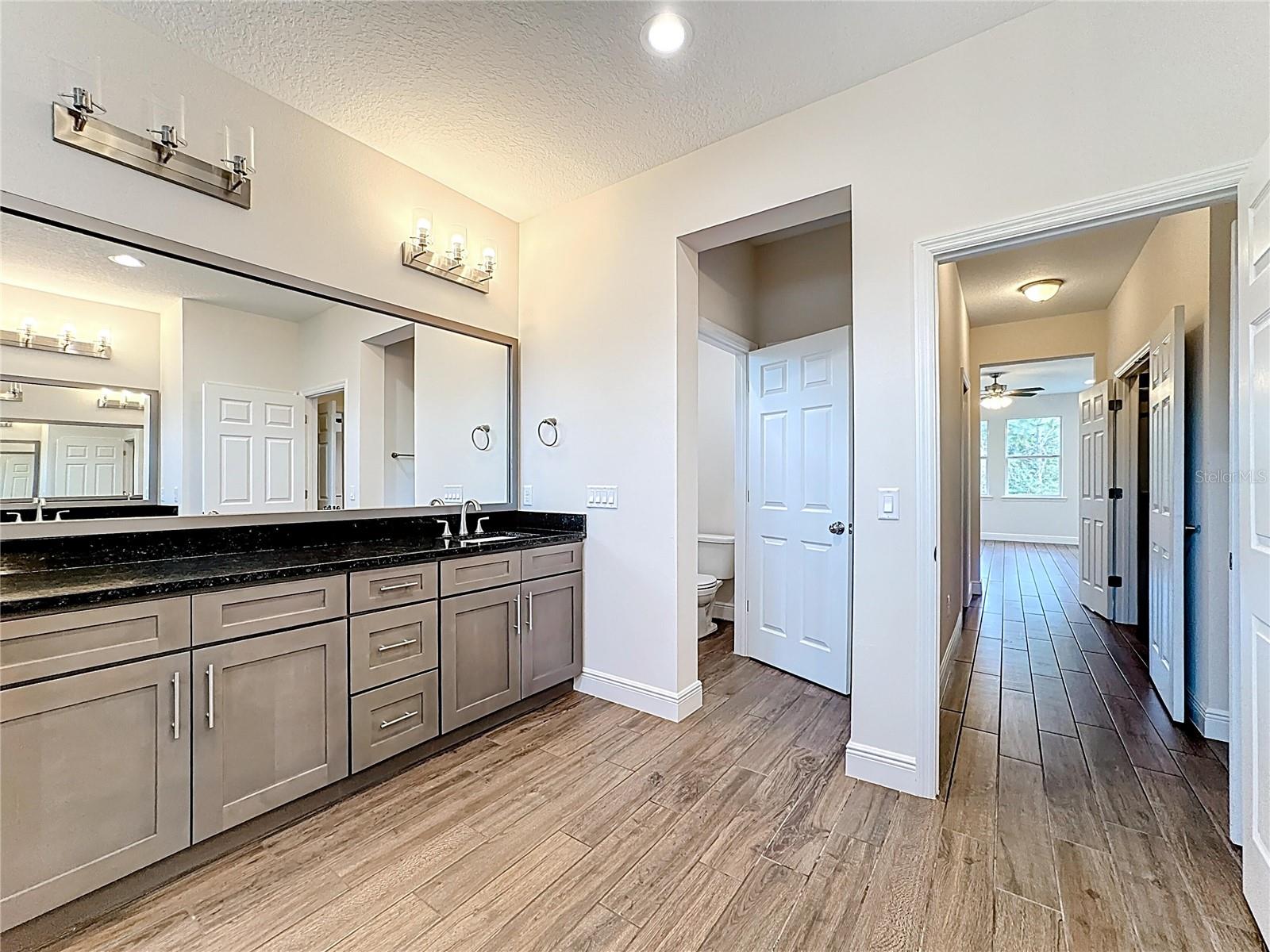 Image 46 of 55 For 18708 Reynolds Parkway