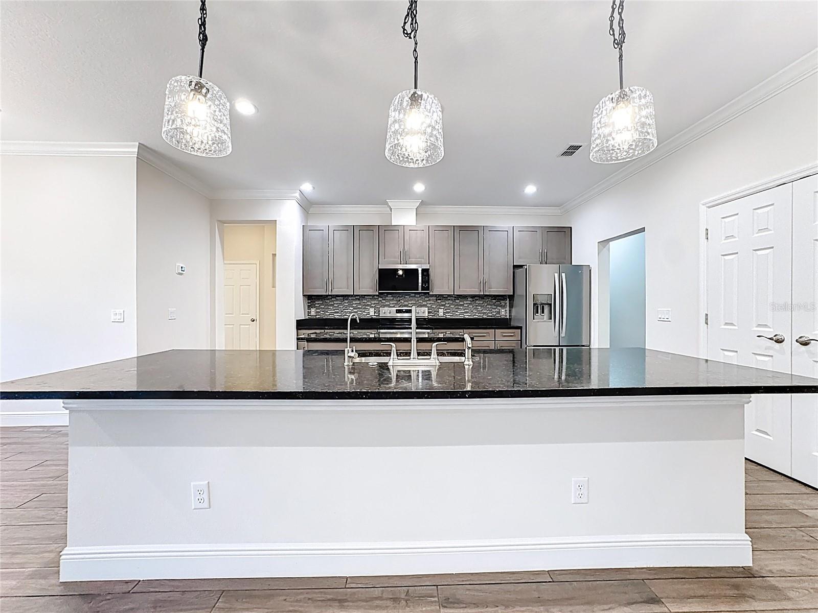 Image 9 of 55 For 18708 Reynolds Parkway