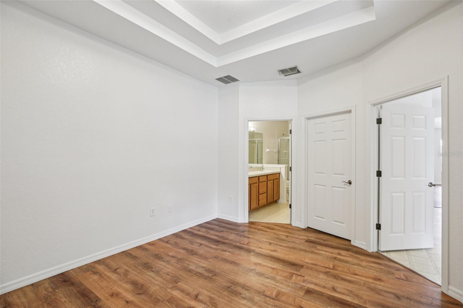 Image 8 of 39 For 13722 Beauregard Place