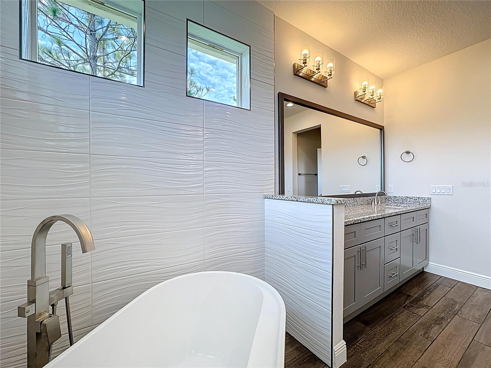 Image 54 of 71 For 3110 Carnegie Avenue