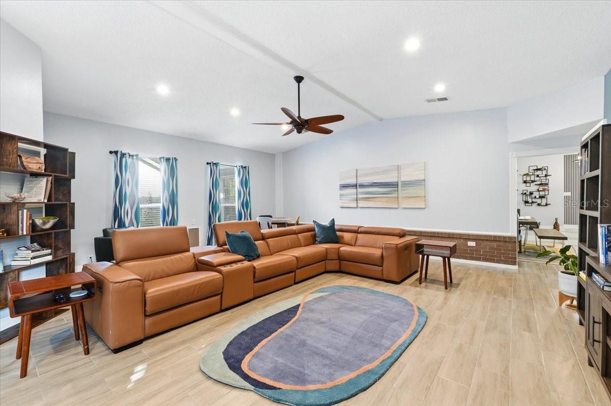 Image 18 of 79 For 4310 Shadow Wood Trail