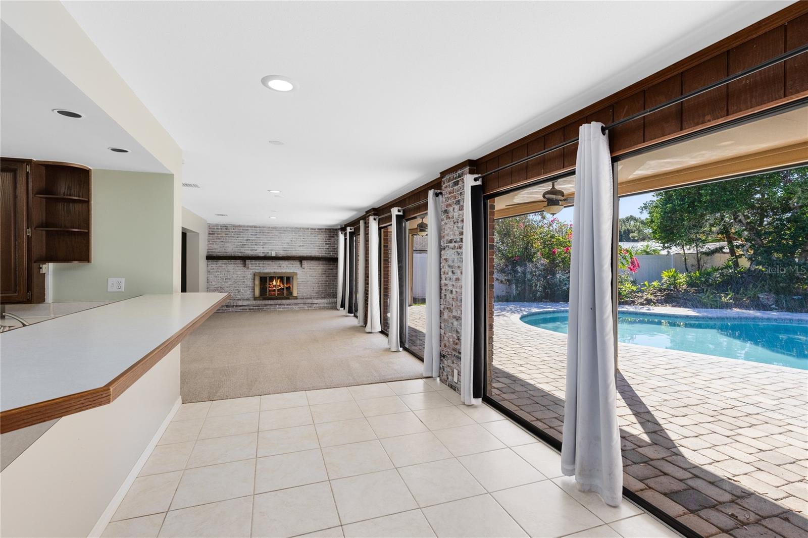 Image 10 of 32 For 2324 Robert Court