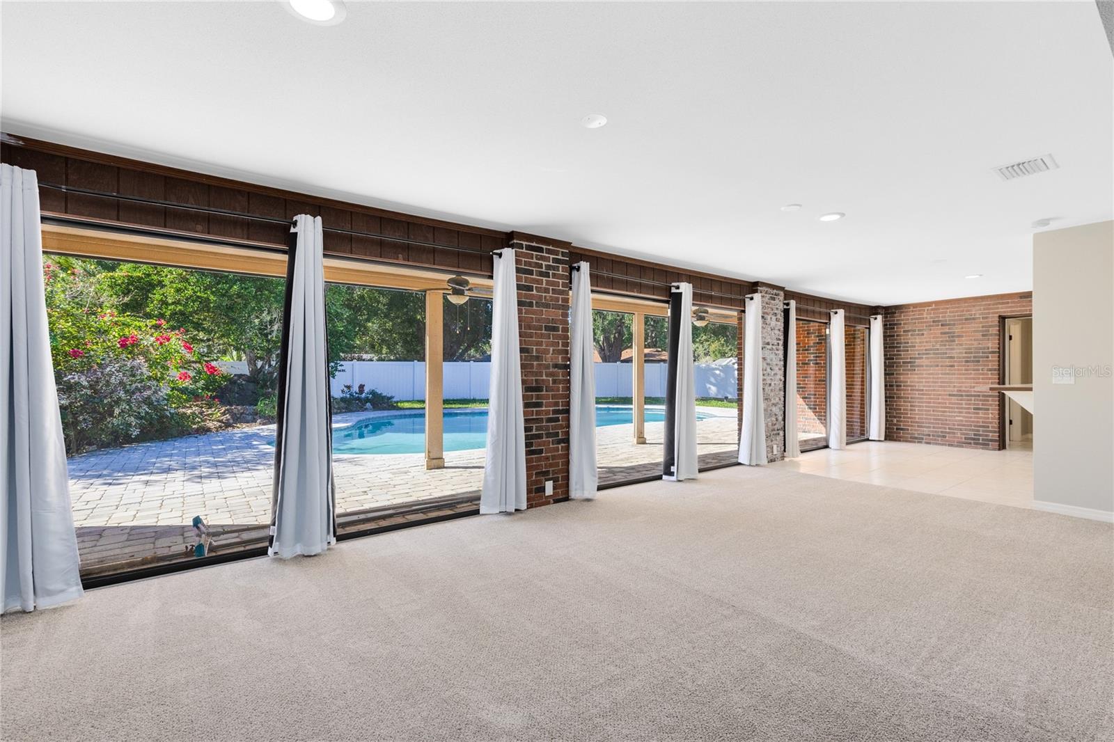 Image 12 of 32 For 2324 Robert Court