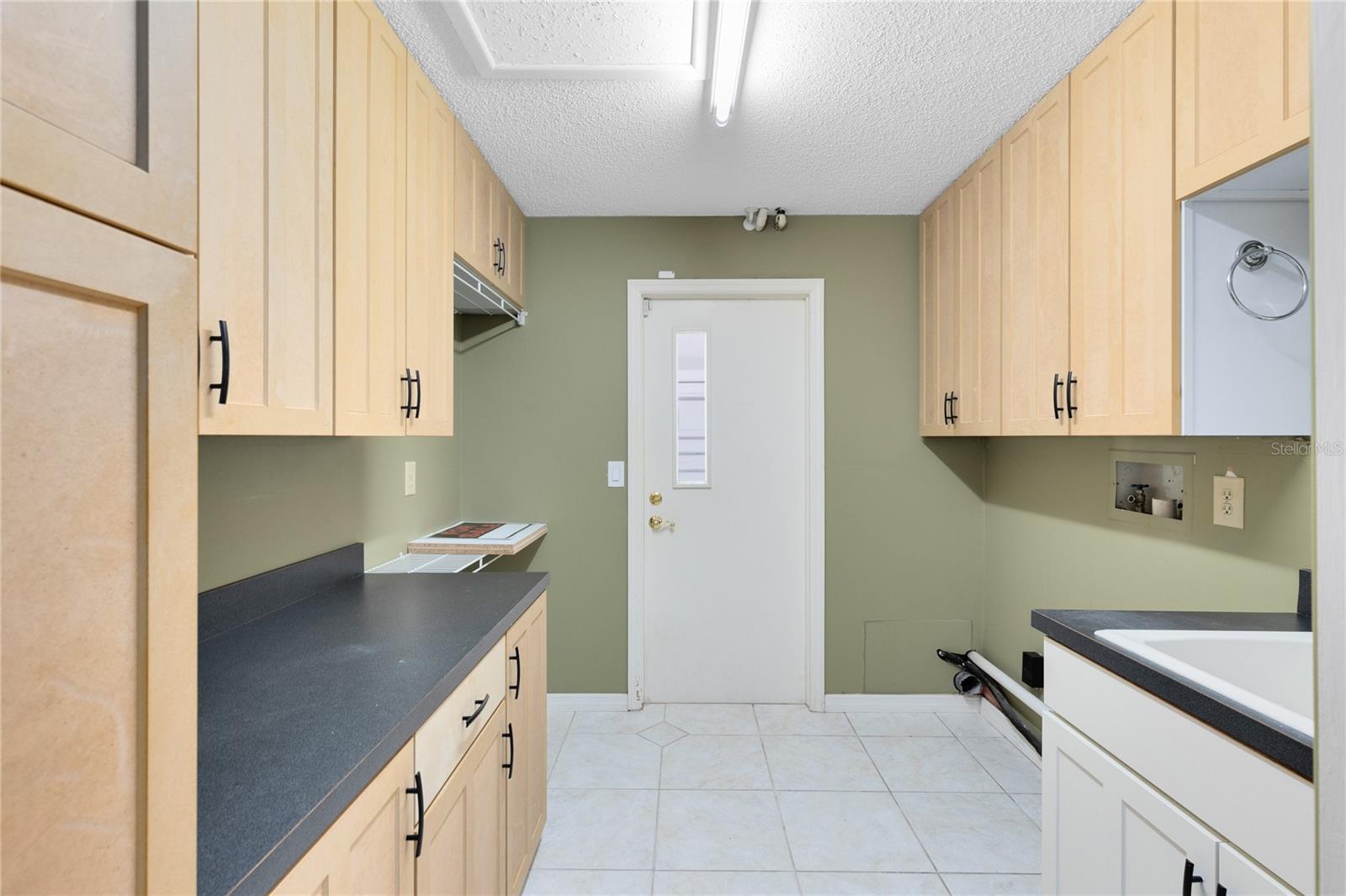 Image 23 of 32 For 2324 Robert Court