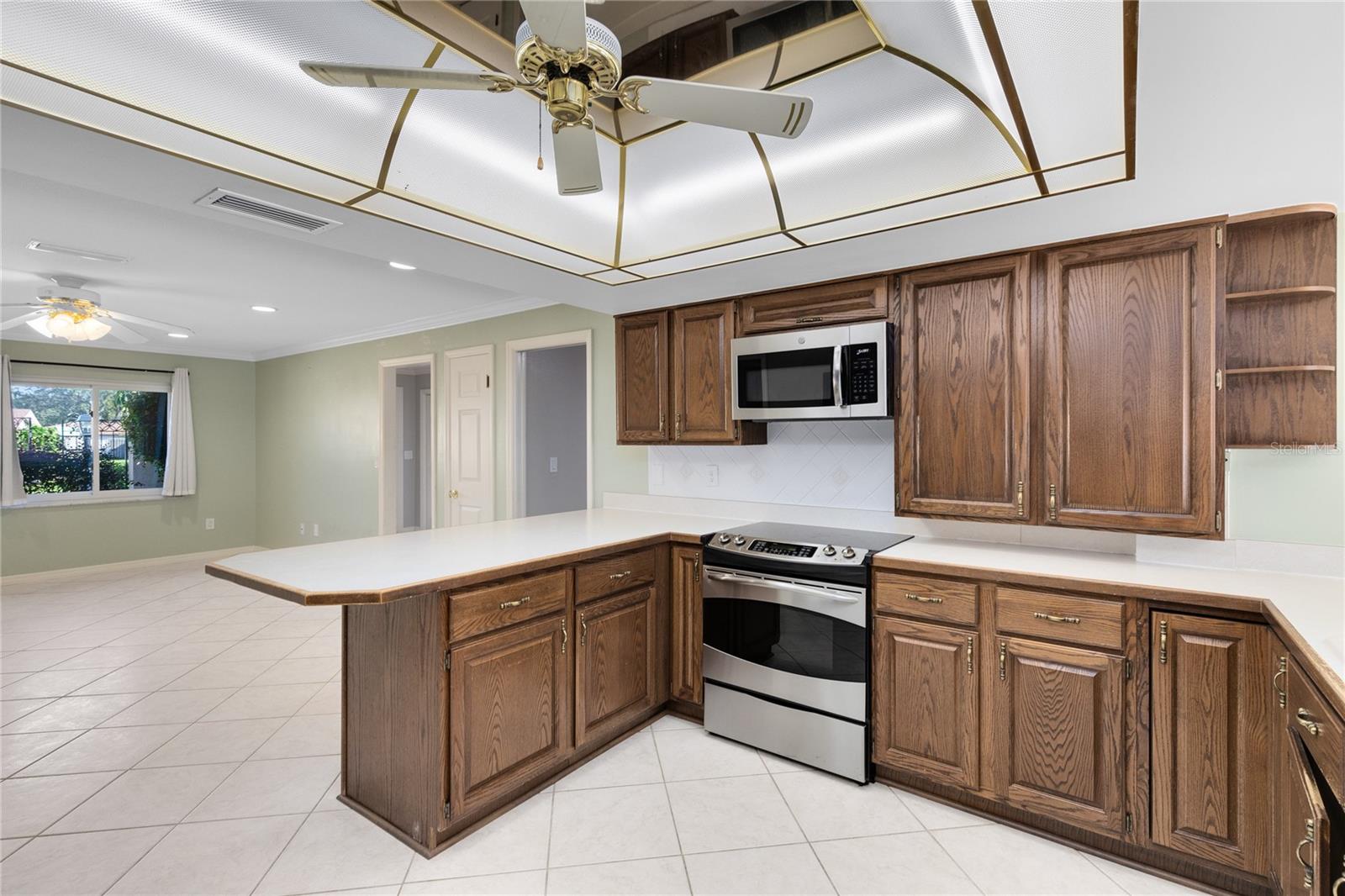 Image 5 of 32 For 2324 Robert Court