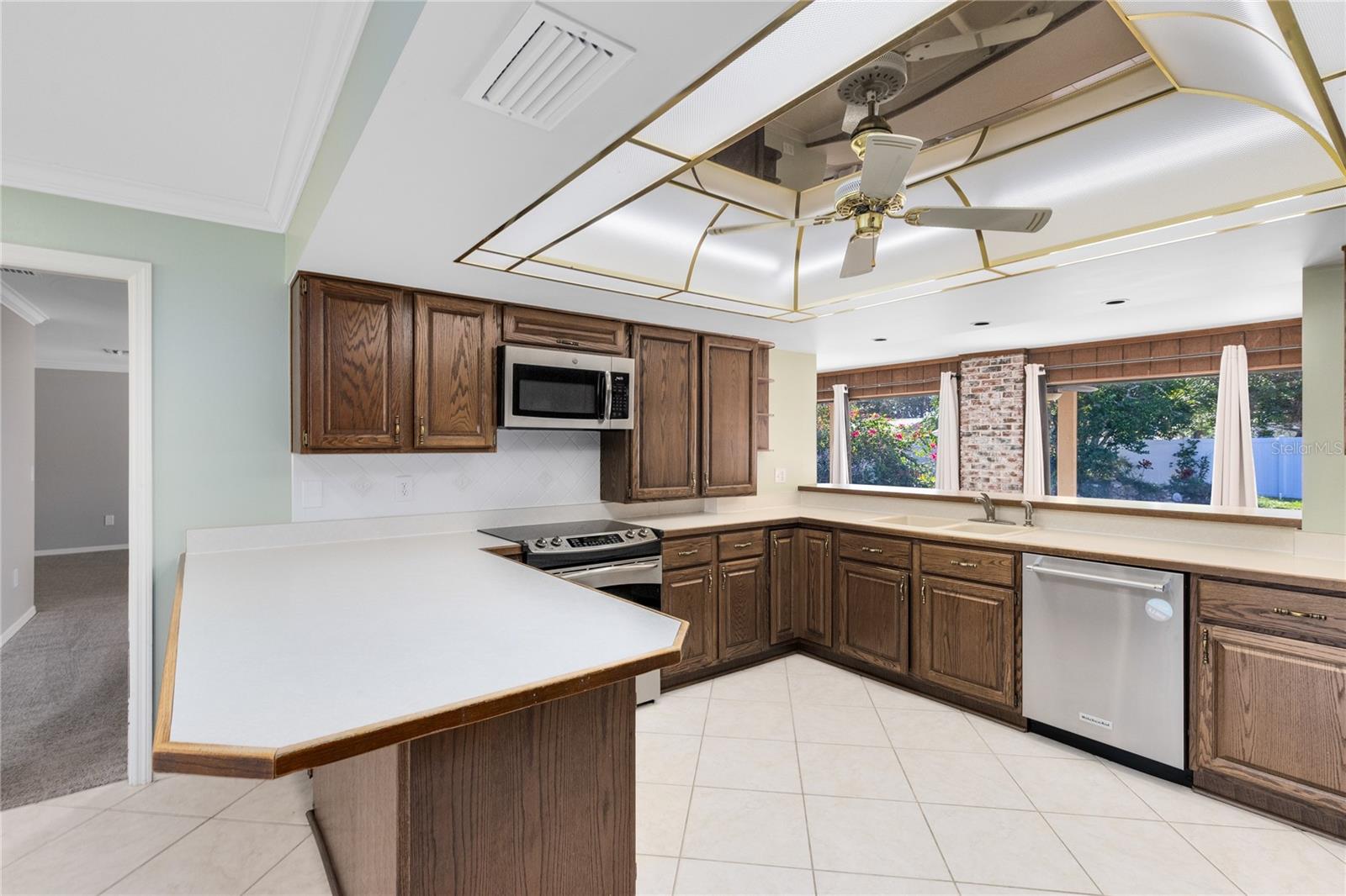 Image 6 of 32 For 2324 Robert Court