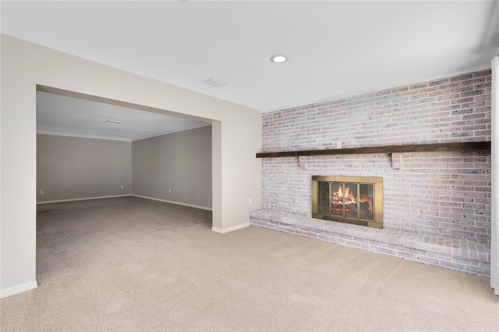 Image 8 of 32 For 2324 Robert Court