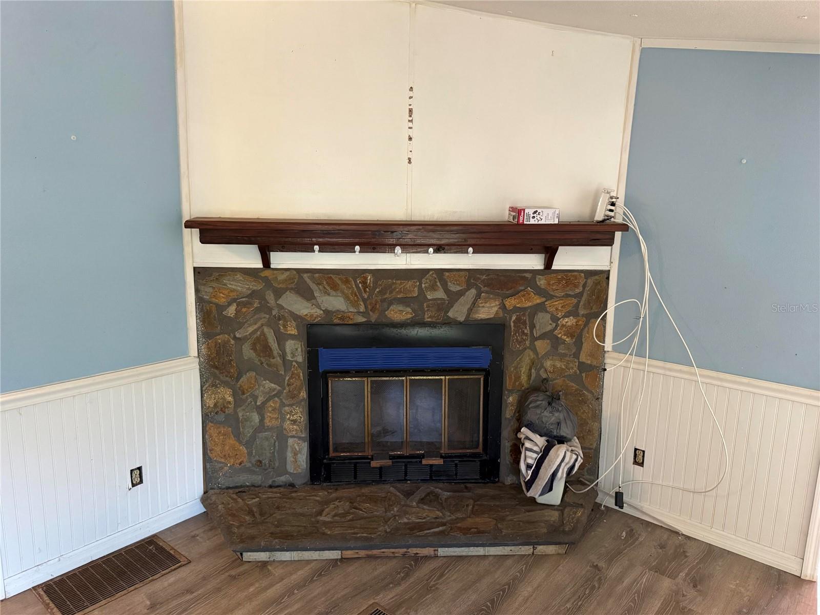 Image 17 of 21 For 13218 Vivian Lane