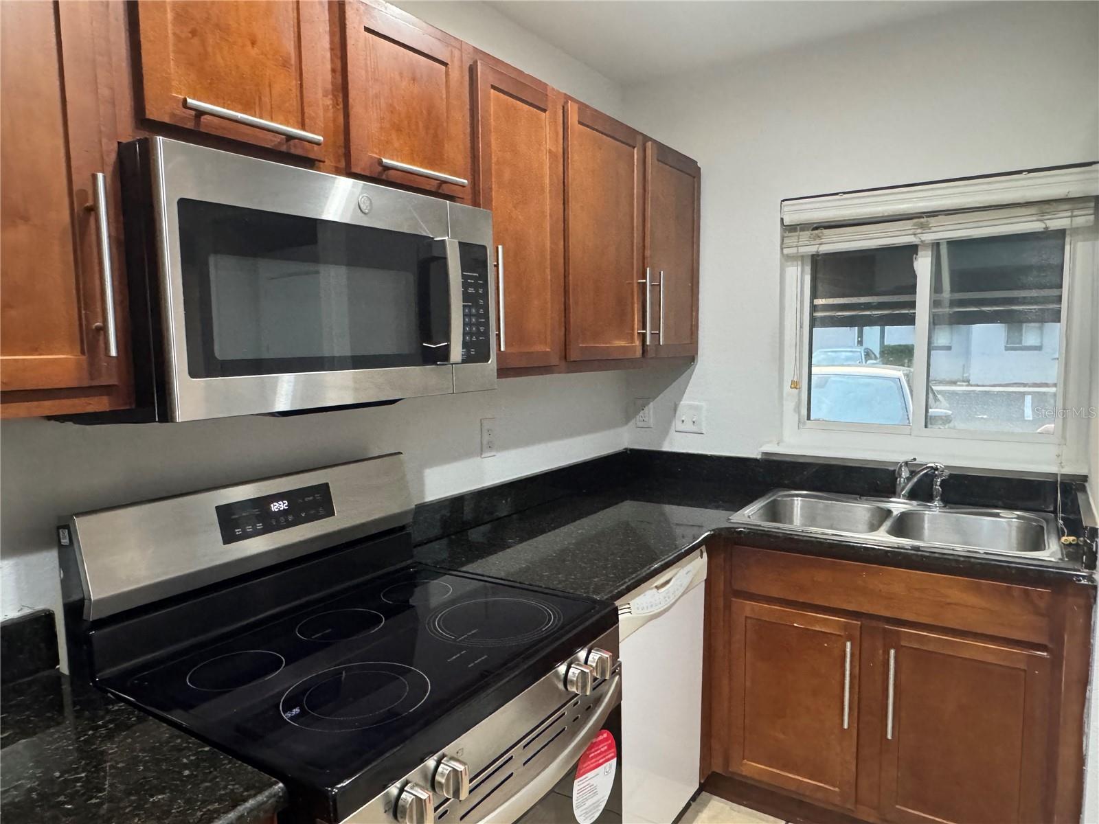 Image 5 of 19 For 1930 Conway Road 2