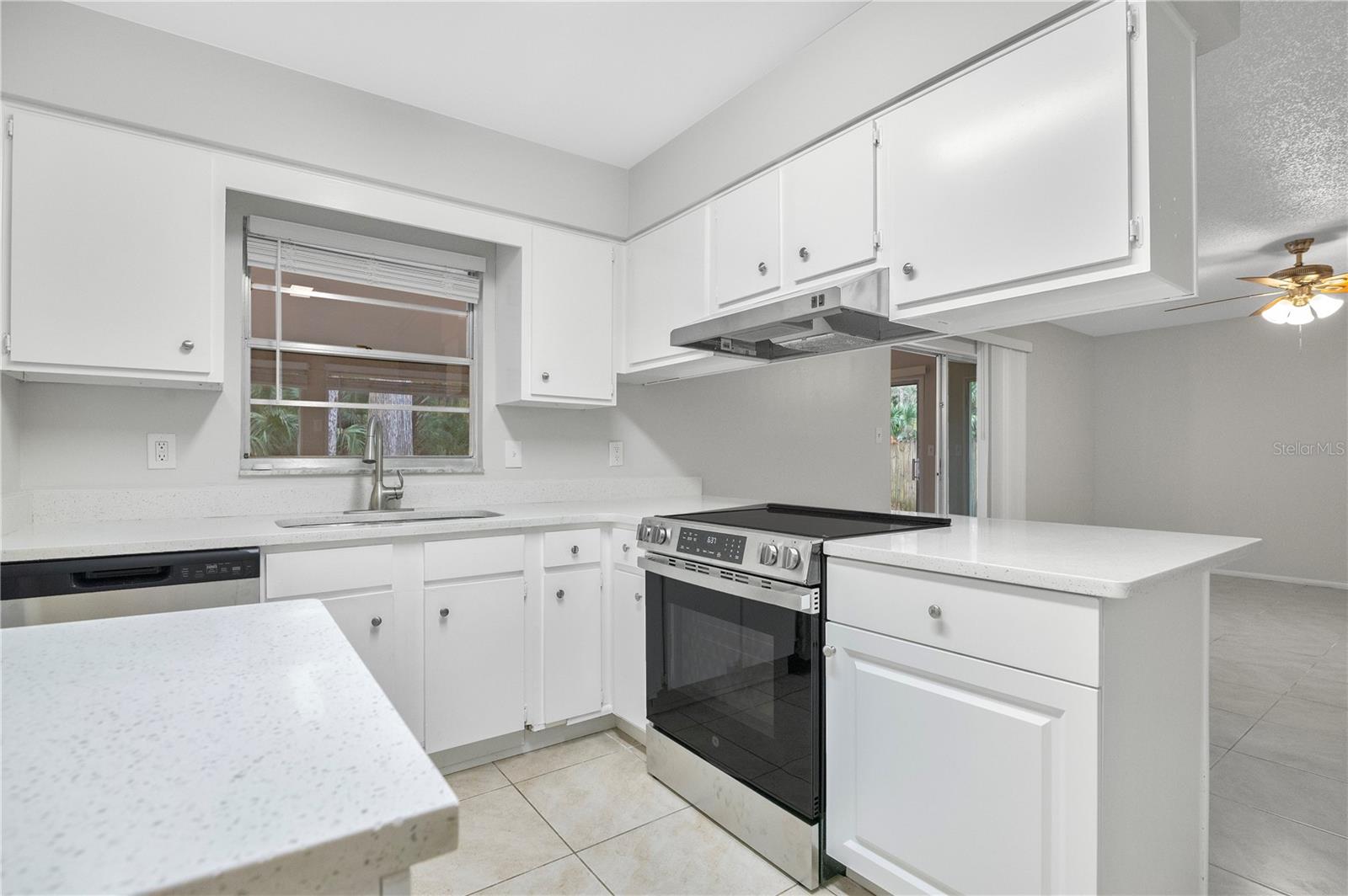 Image 8 of 28 For 709 Sailfish Road