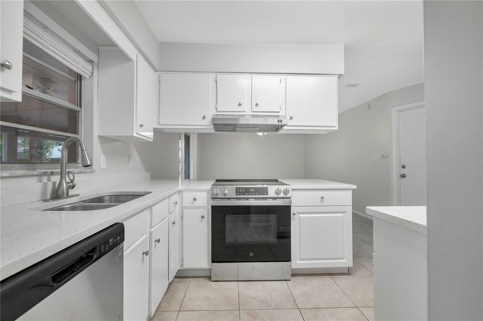 Image 9 of 28 For 709 Sailfish Road