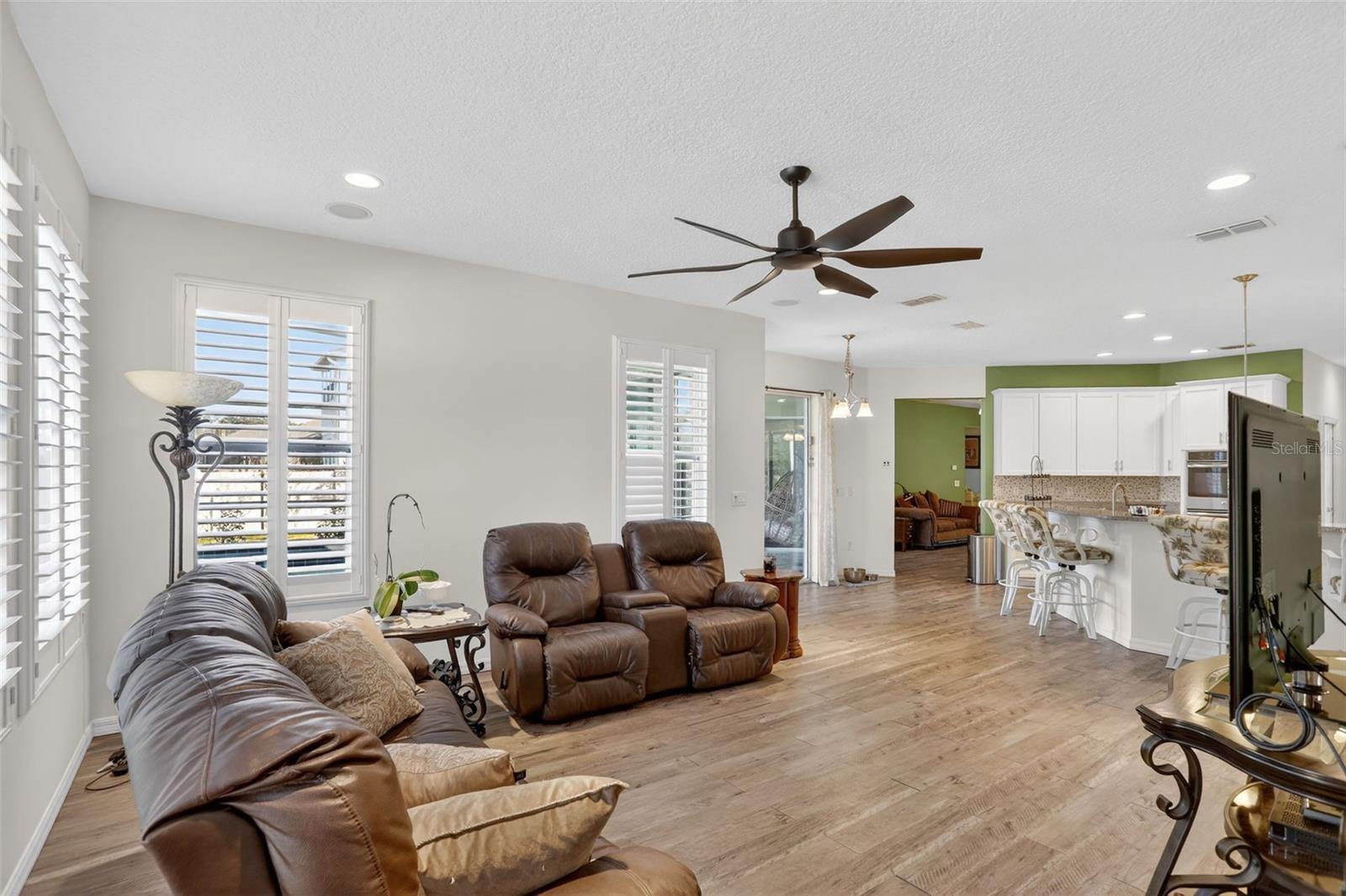 Image 13 of 26 For 4473 Berry Oak Drive