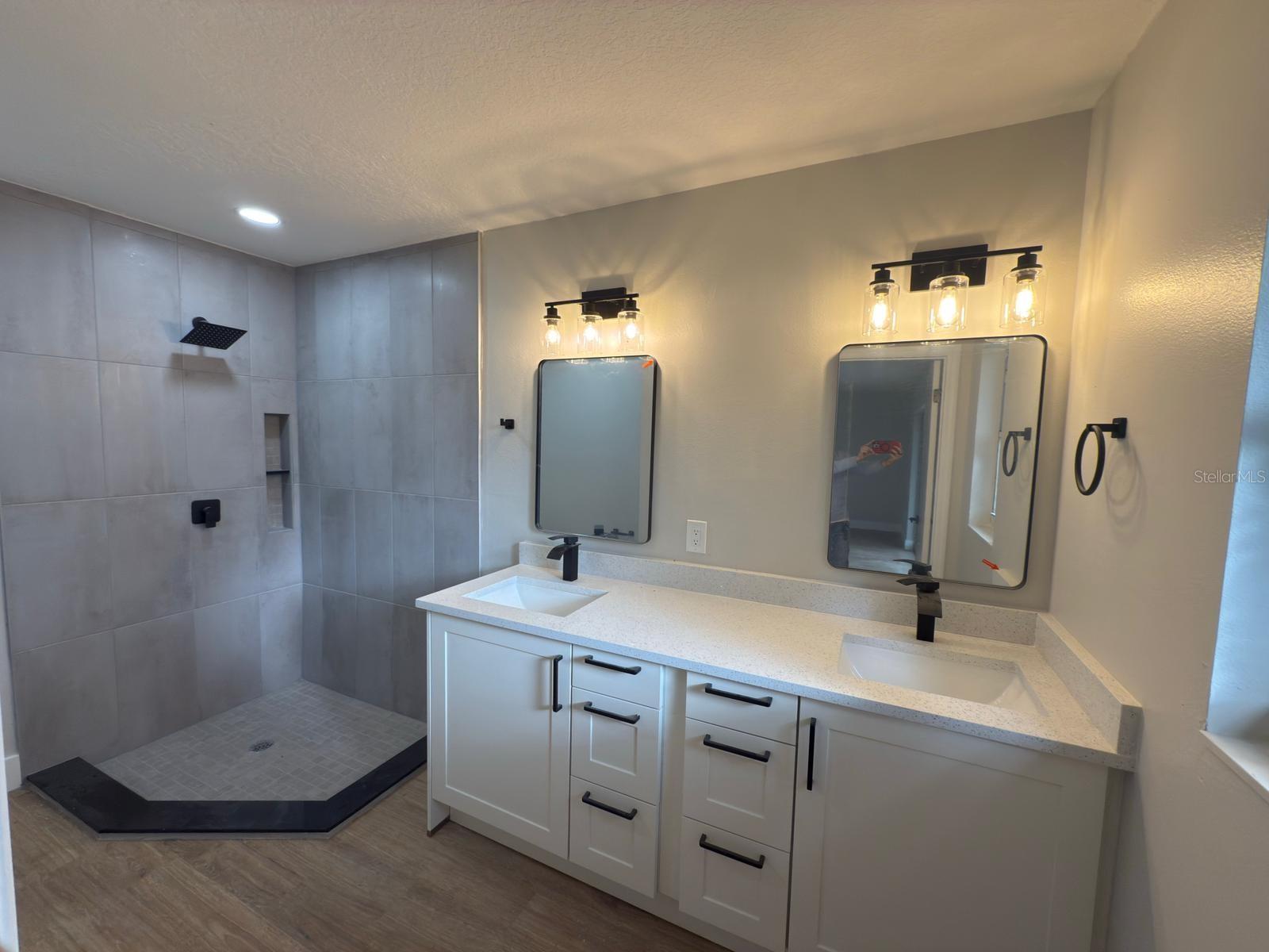 Image 15 of 28 For 3750 Roseboro Street