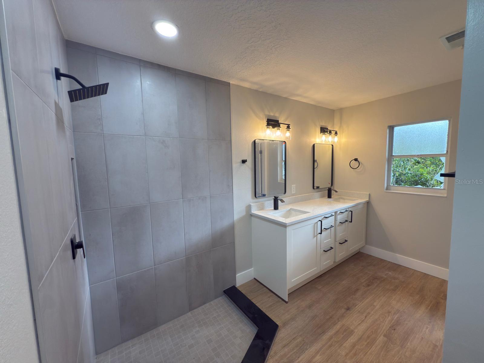 Image 16 of 28 For 3750 Roseboro Street