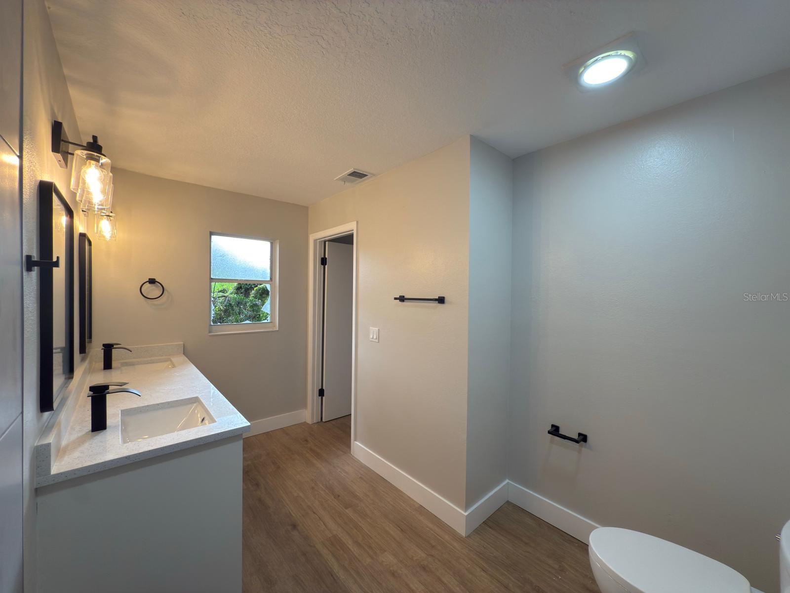 Image 17 of 28 For 3750 Roseboro Street