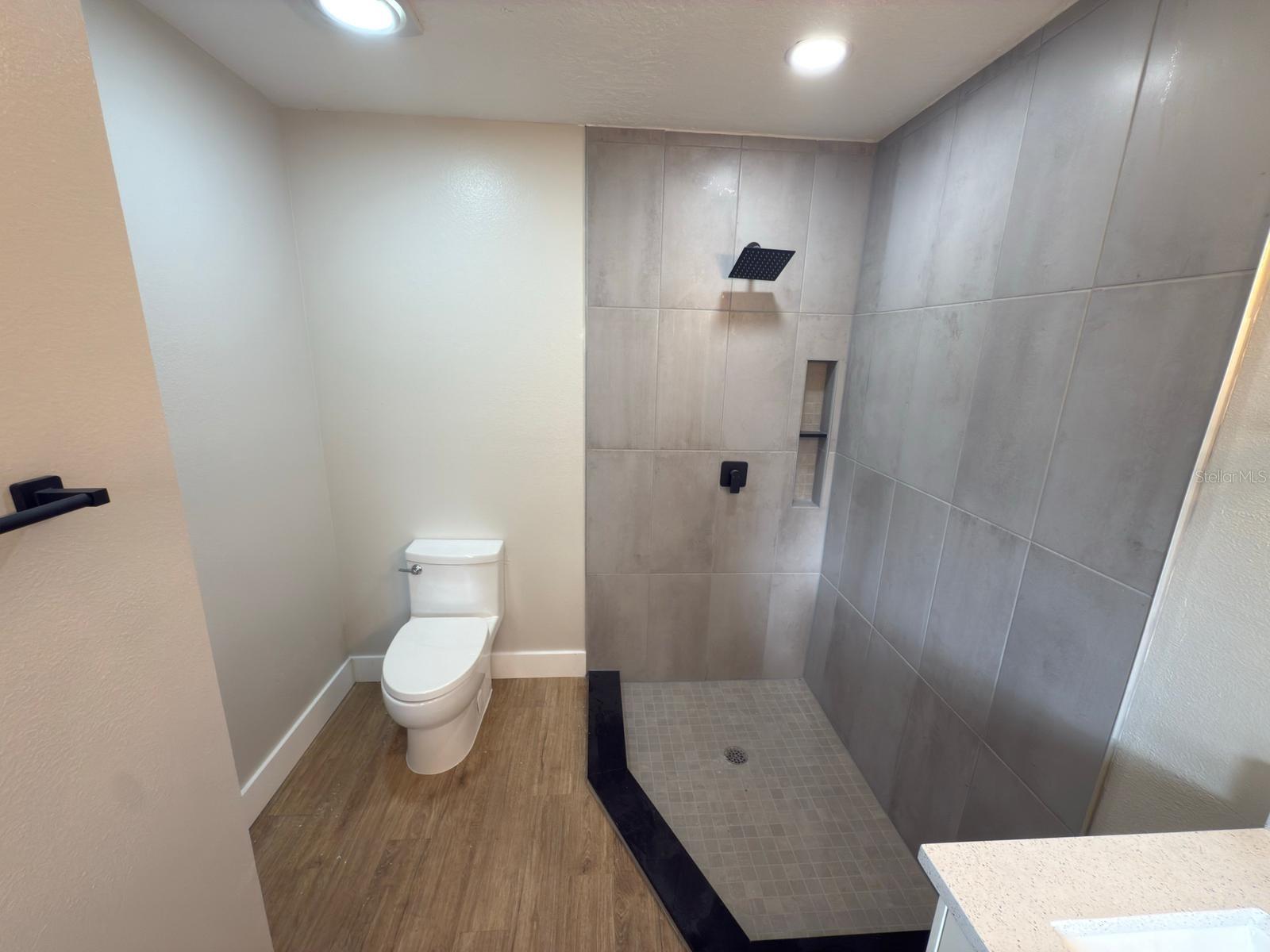 Image 18 of 28 For 3750 Roseboro Street