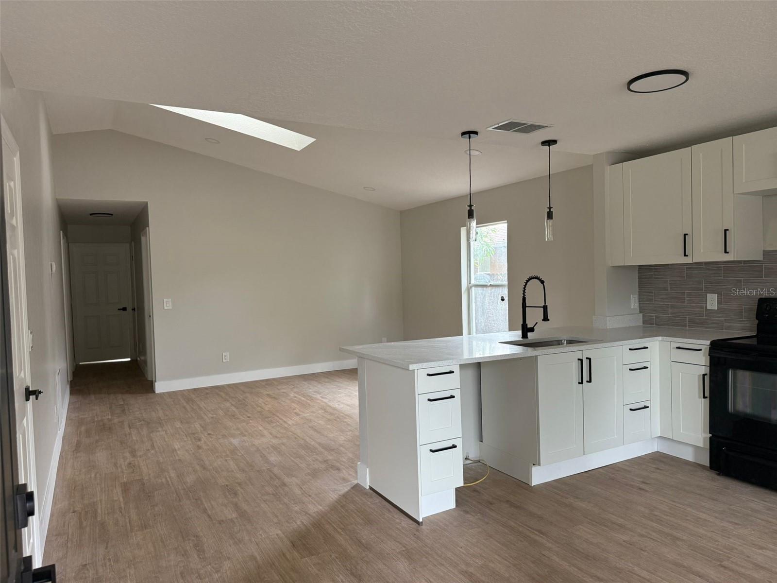 Image 5 of 28 For 3750 Roseboro Street