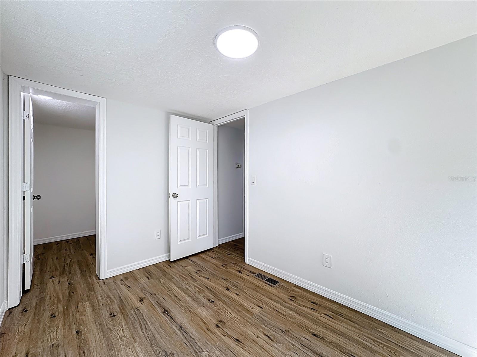 Image 21 of 40 For 16800 Apple Road