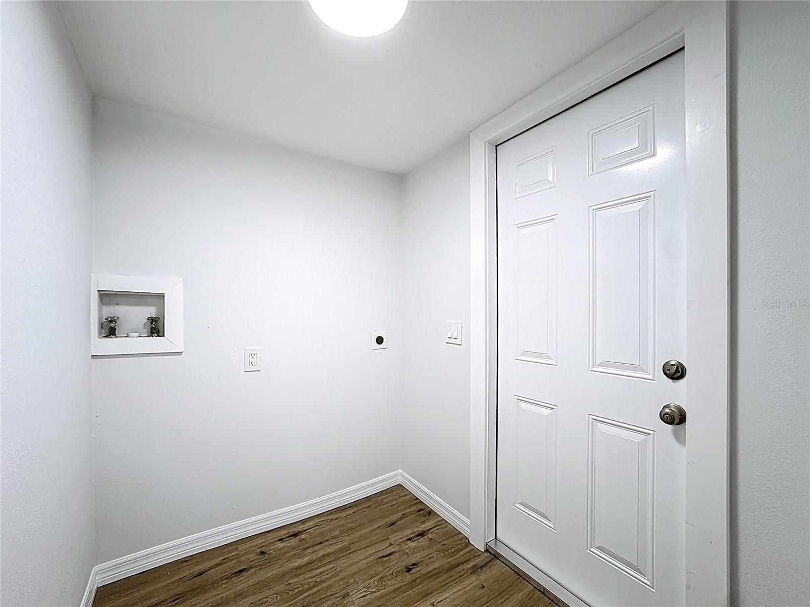 Image 32 of 40 For 16800 Apple Road