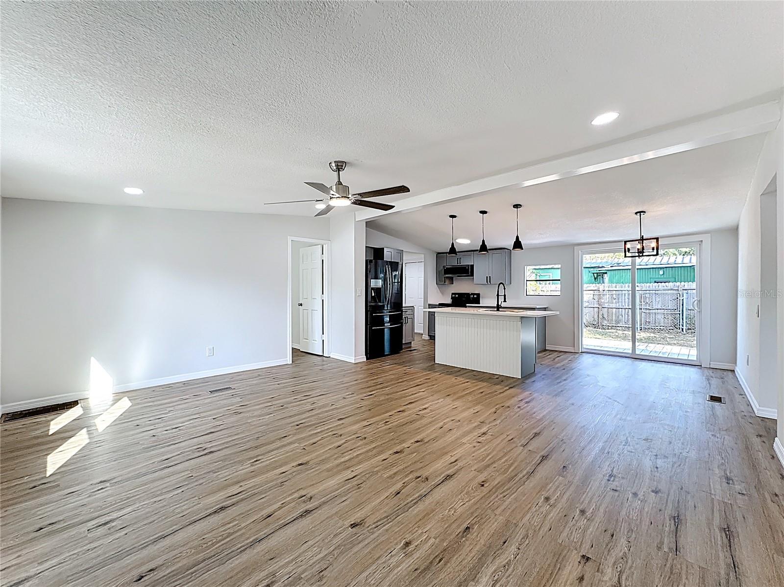 Image 4 of 40 For 16800 Apple Road