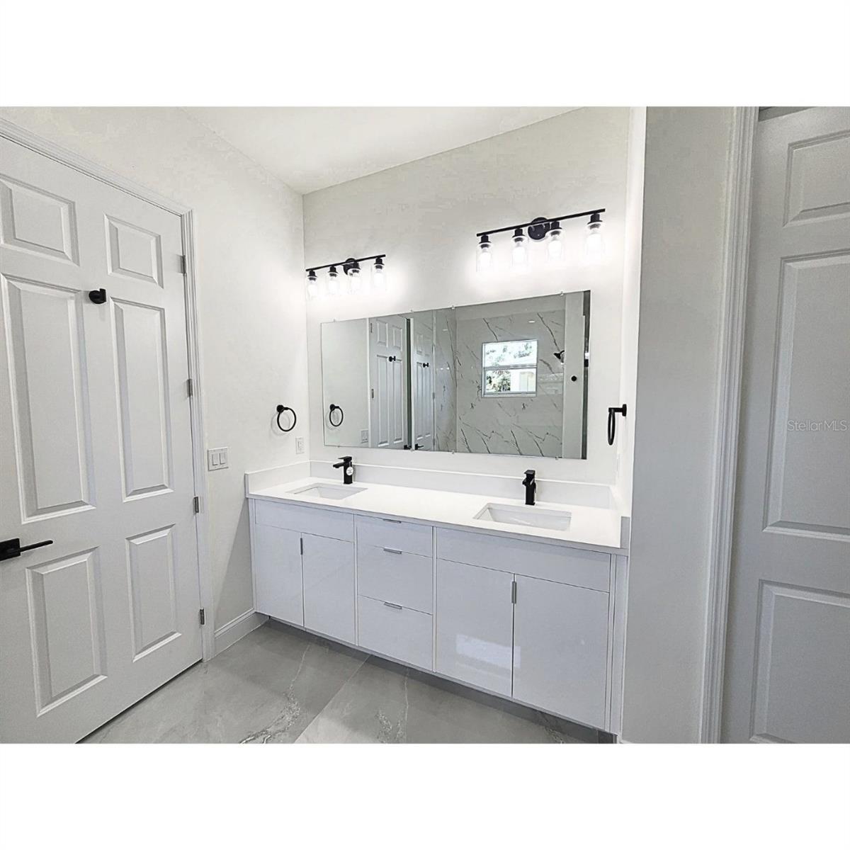 Image 17 of 18 For 16467 Hillsborough Boulevard