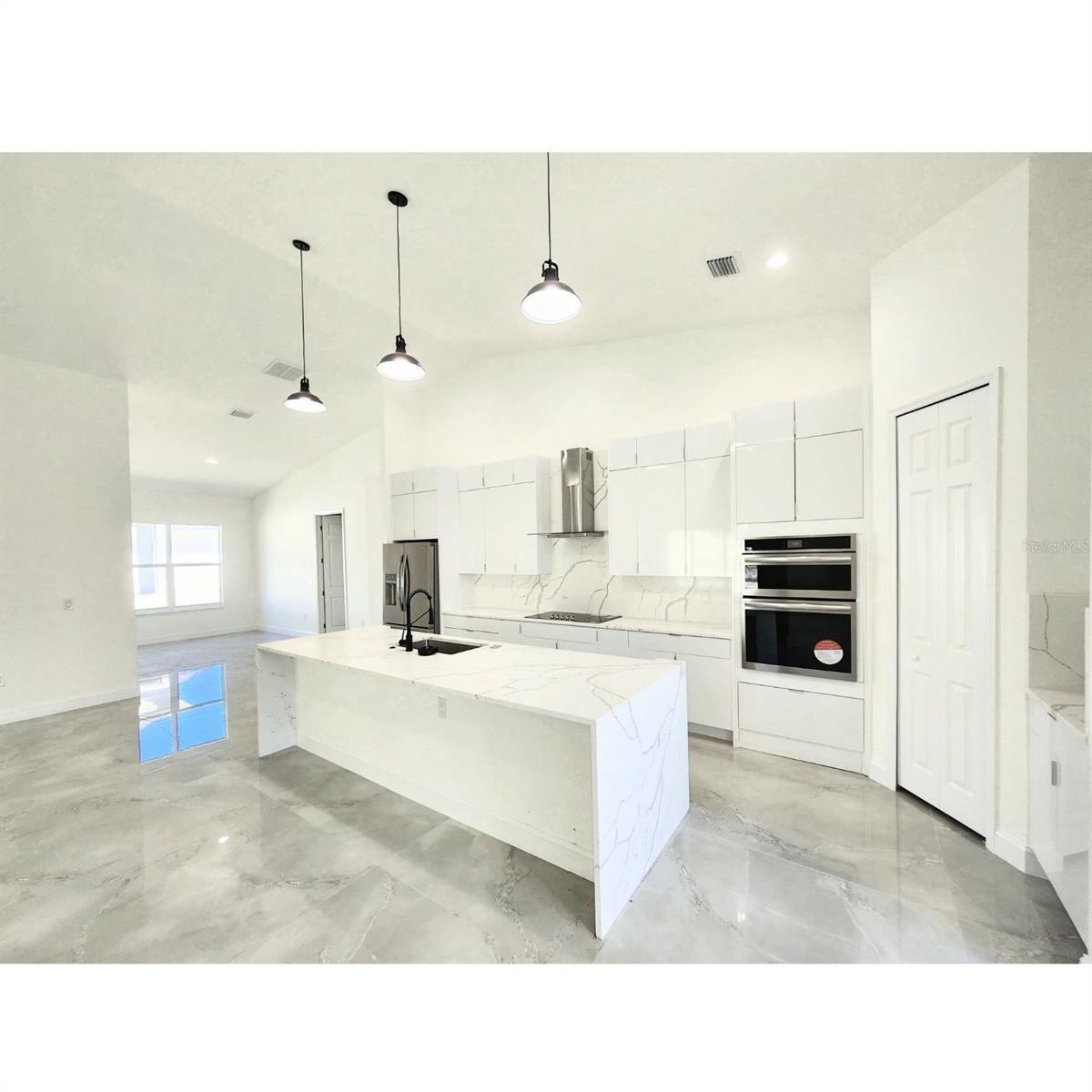 Image 3 of 18 For 16467 Hillsborough Boulevard