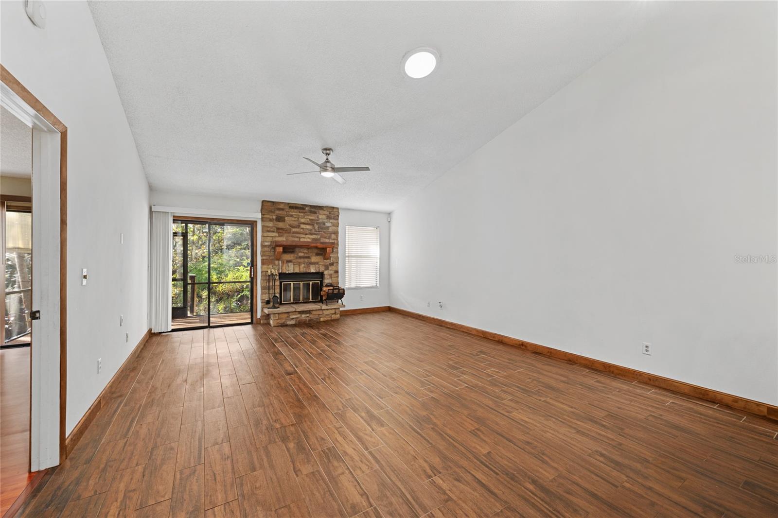 Image 12 of 35 For 388 Newton Place