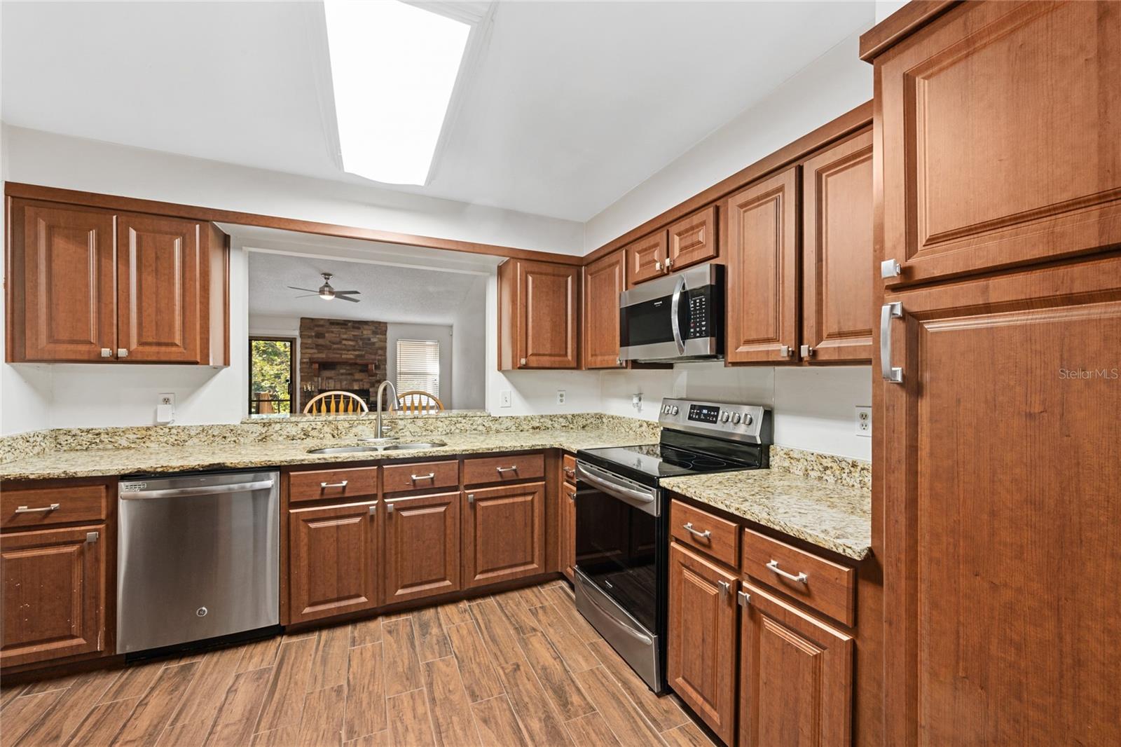 Image 7 of 35 For 388 Newton Place