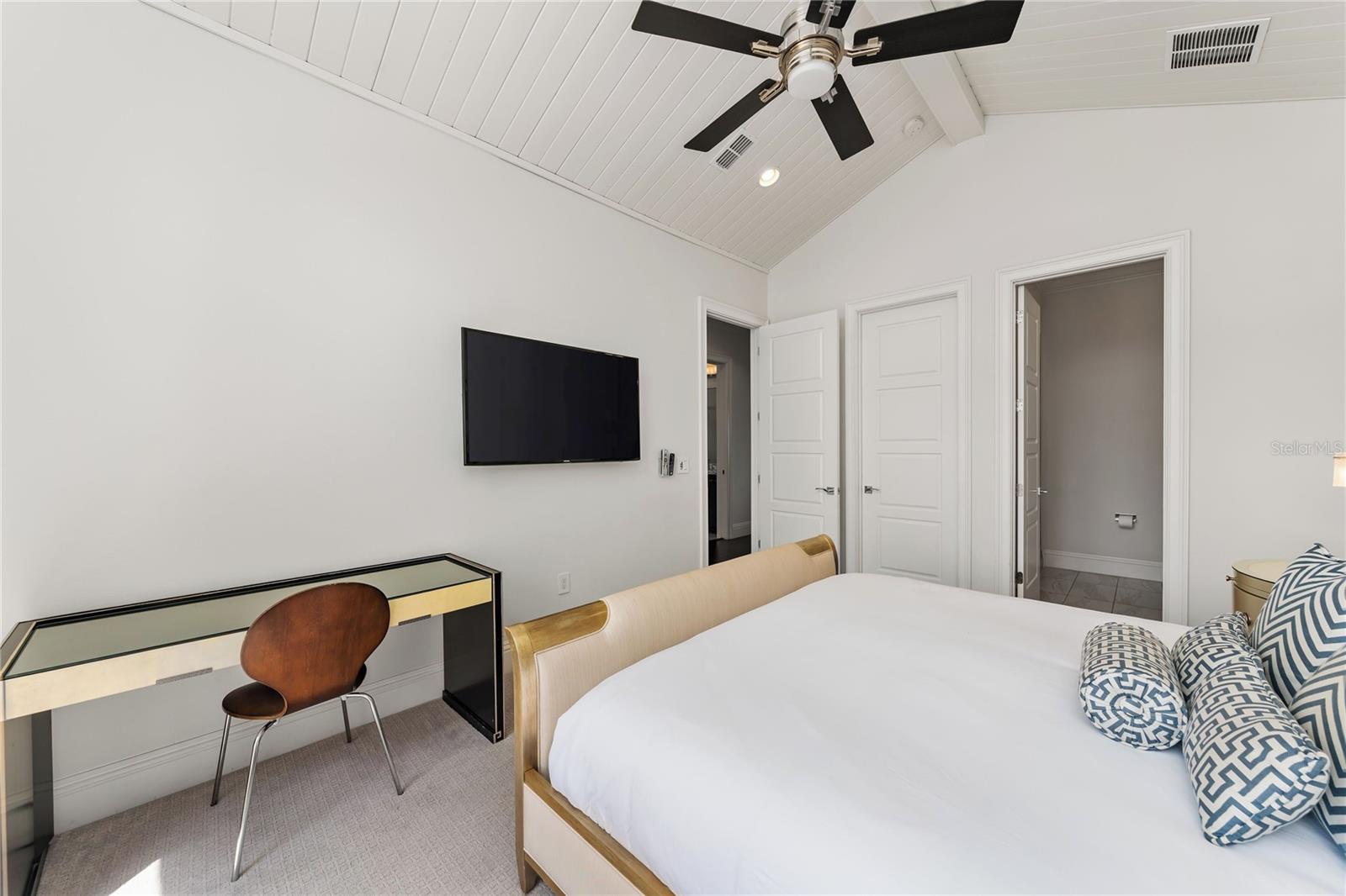 Image 43 of 60 For 460 Muirfield Loop