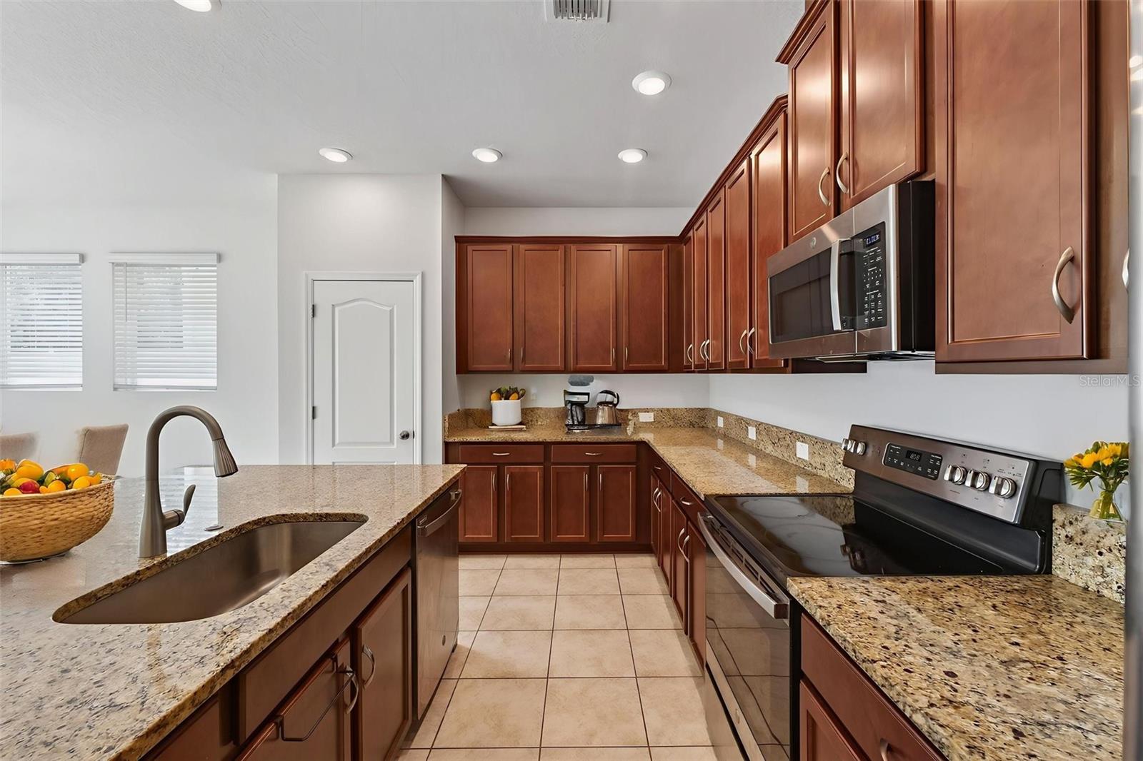 Image 37 of 89 For 4294 Hibiscus Bloom Drive