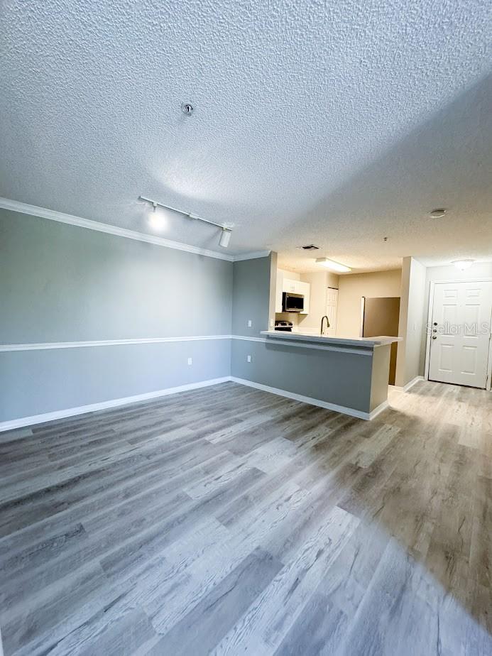 Image 10 of 45 For 1919 Summer Club Drive 309